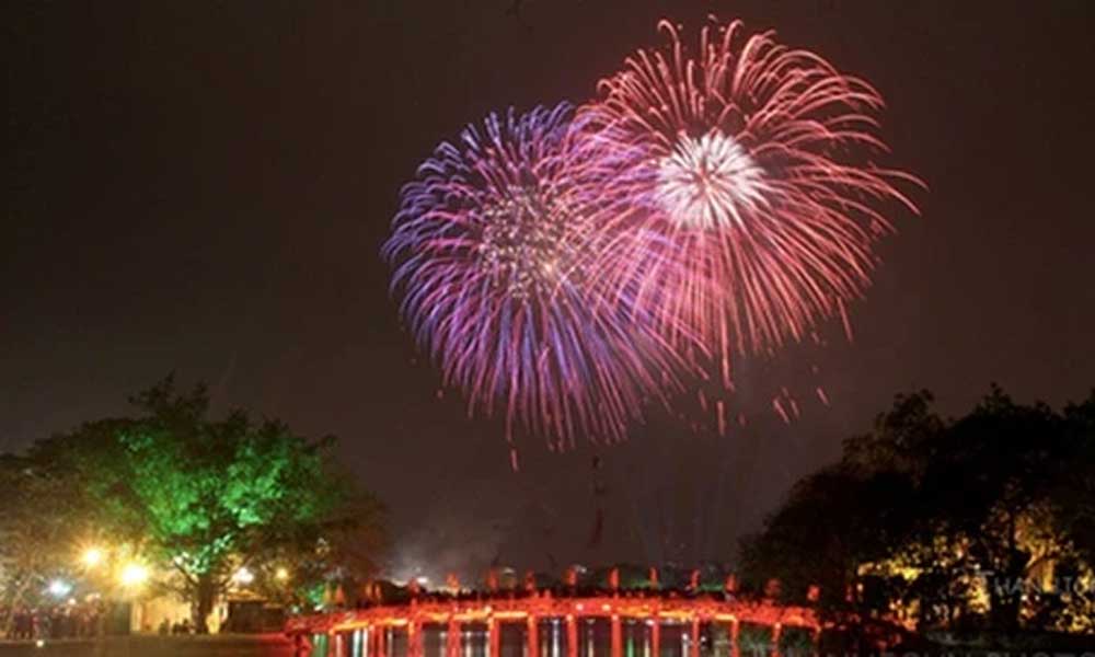 Hanoi to set off fireworks at five locations for New Year’s Eve and 30 locations for Lunar New Year 2025